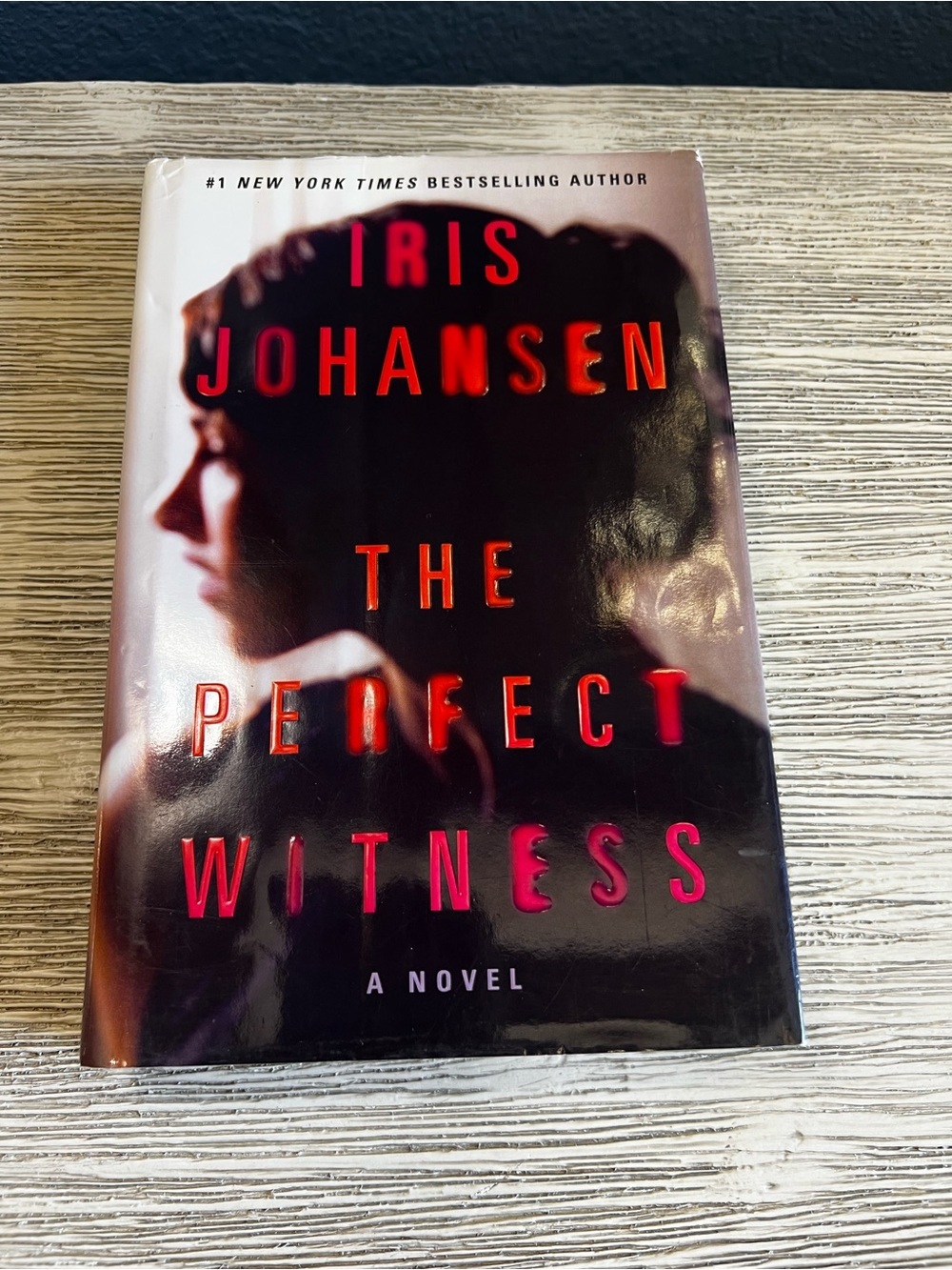 📚 The Perfect Witness by Iris Johansen - Hardcover